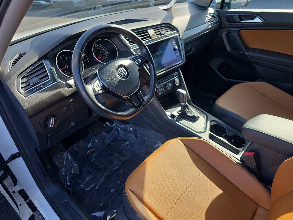 Used 2018 Volkswagen Tiguan SE w/ Panoramic Sunroof Package image 22