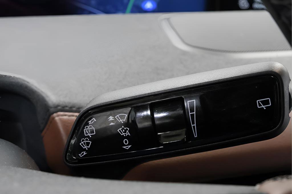 Used 2025 Lincoln Navigator Reserve AWD/4WD image 18