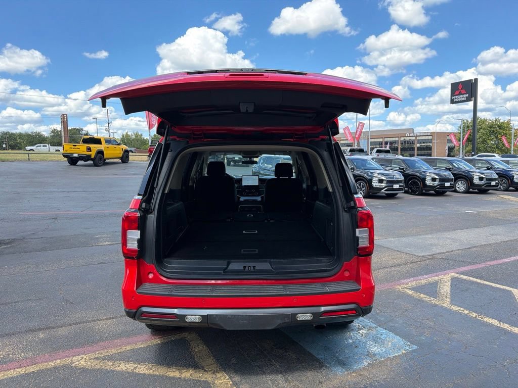 Used 2023 Ford Expedition XL AWD/4WD image 8