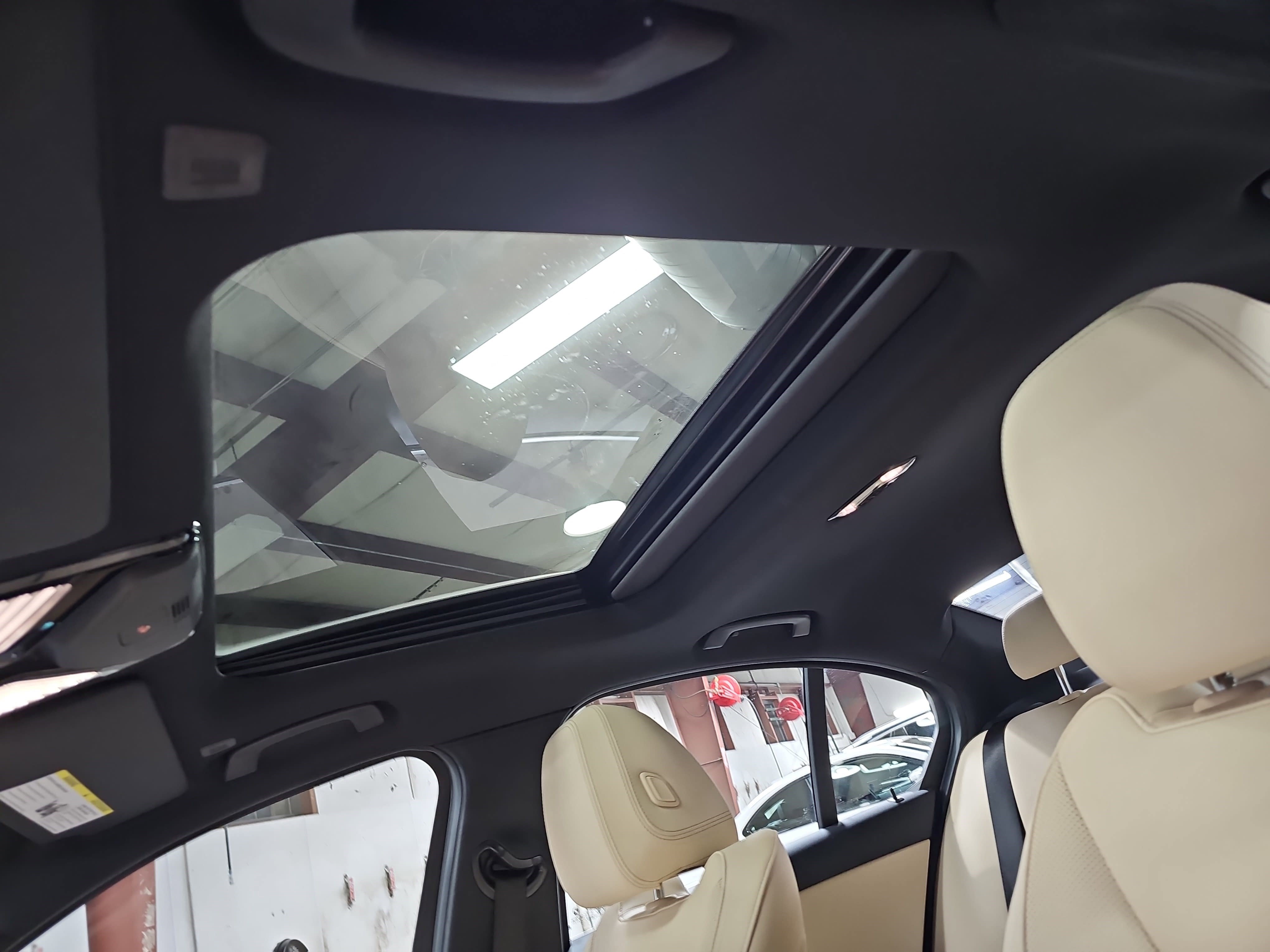 Certified 2025 BMW 330i Sedan w/ Premium Package image 31