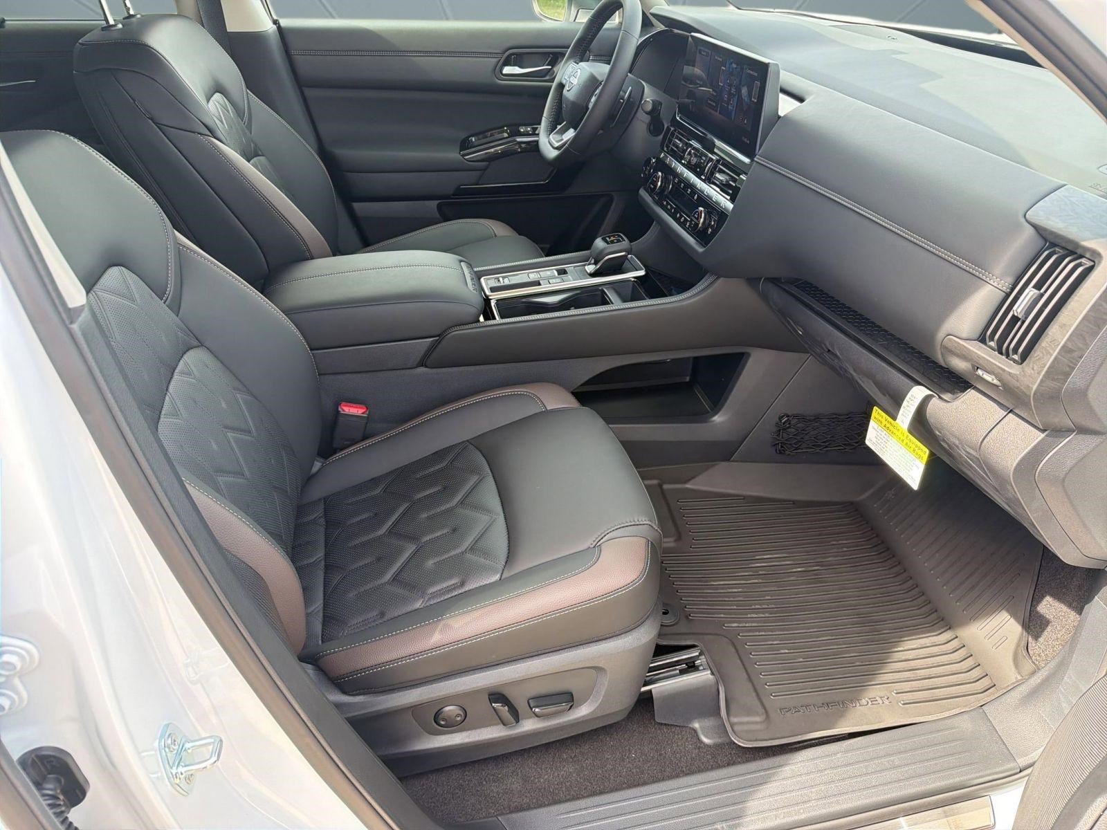 New 2026 Nissan Pathfinder Platinum image 30