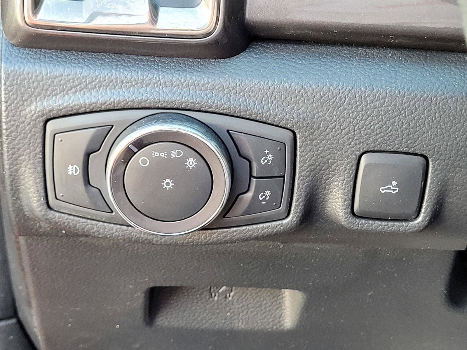 Used 2019 Ford Ranger Lariat w/ Equipment Group 501A Mid image 17