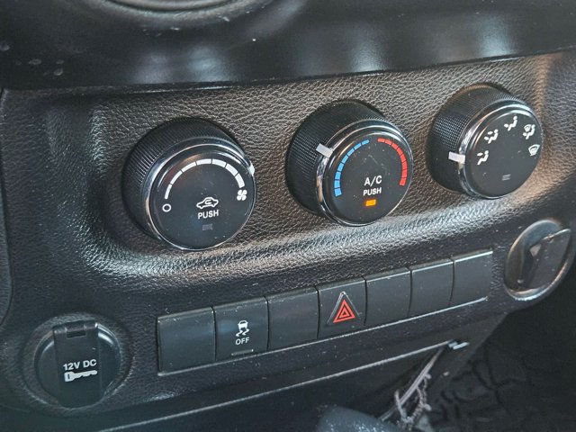 Used 2017 Jeep Wrangler Unlimited Sport w/ Connectivity Group AWD/4WD image 17