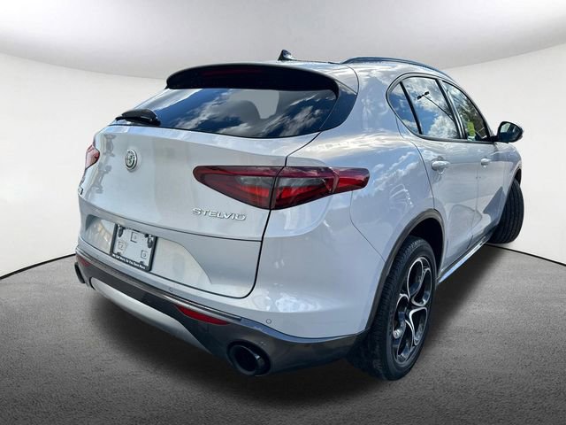 Used 2022 Alfa Romeo Stelvio Ti image 17