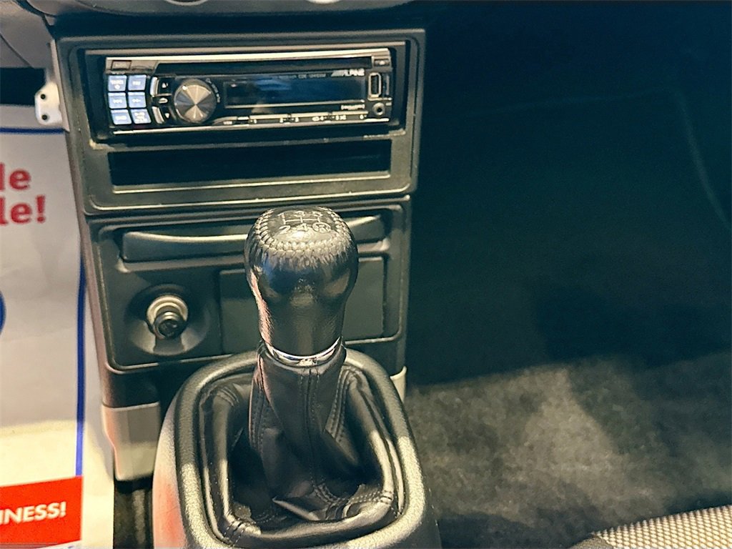 Used 2000 Toyota MR2 image 13