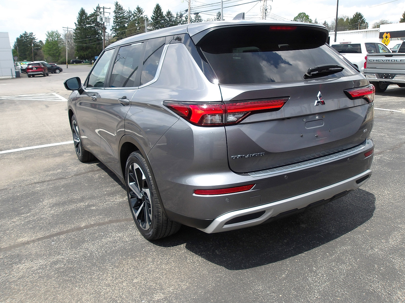 Used 2022 Mitsubishi Outlander SE AWD/4WD image 5