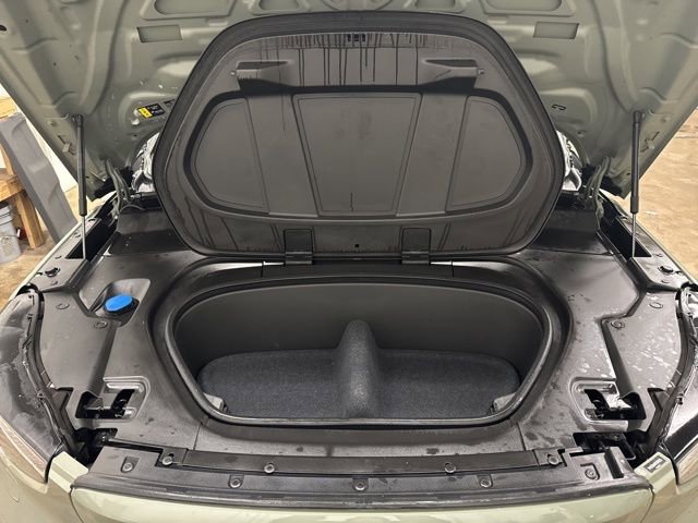 Used 2023 Volvo XC40 Recharge Plus image 10