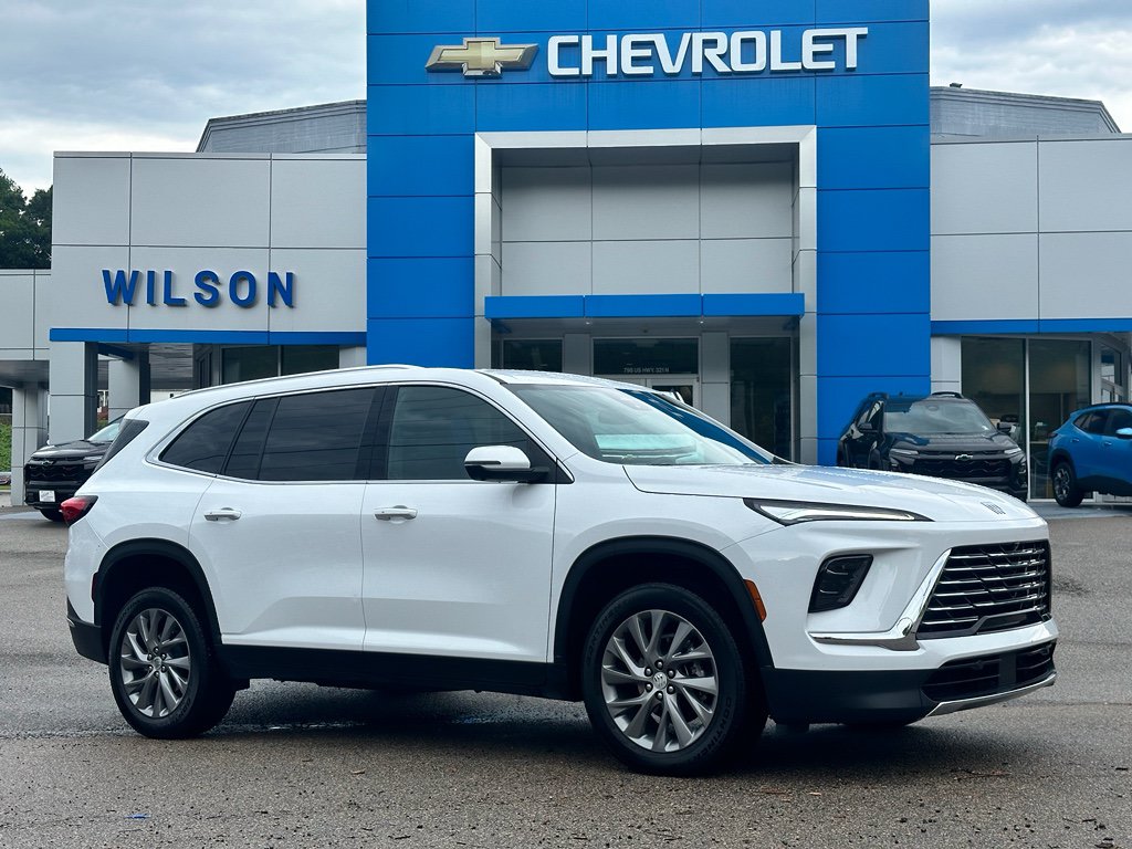 Used 2025 Buick Enclave Preferred FWD image 1