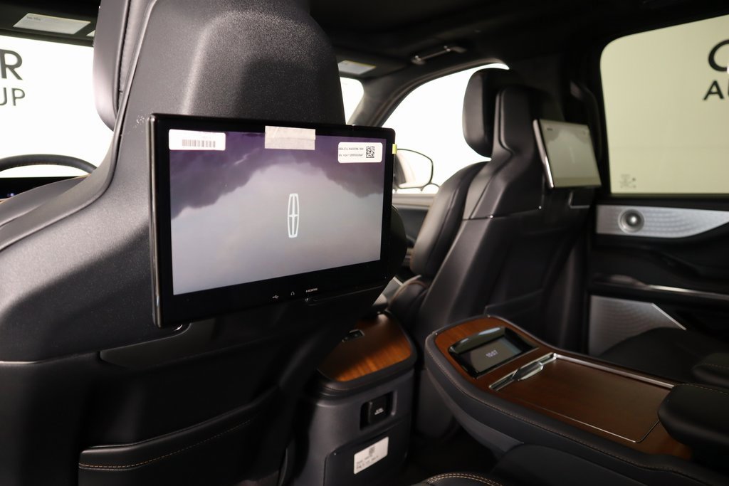 New 2025 Lincoln Navigator Black Label image 16