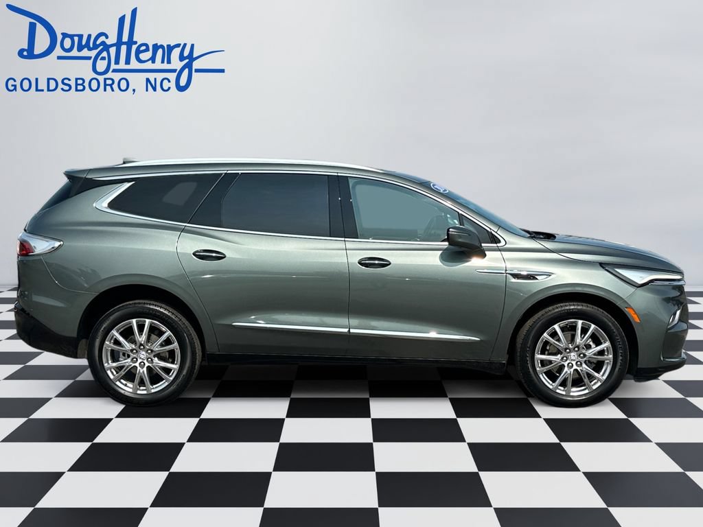 Used 2024 Buick Enclave Essence w/ Experience Buick Package FWD image 6