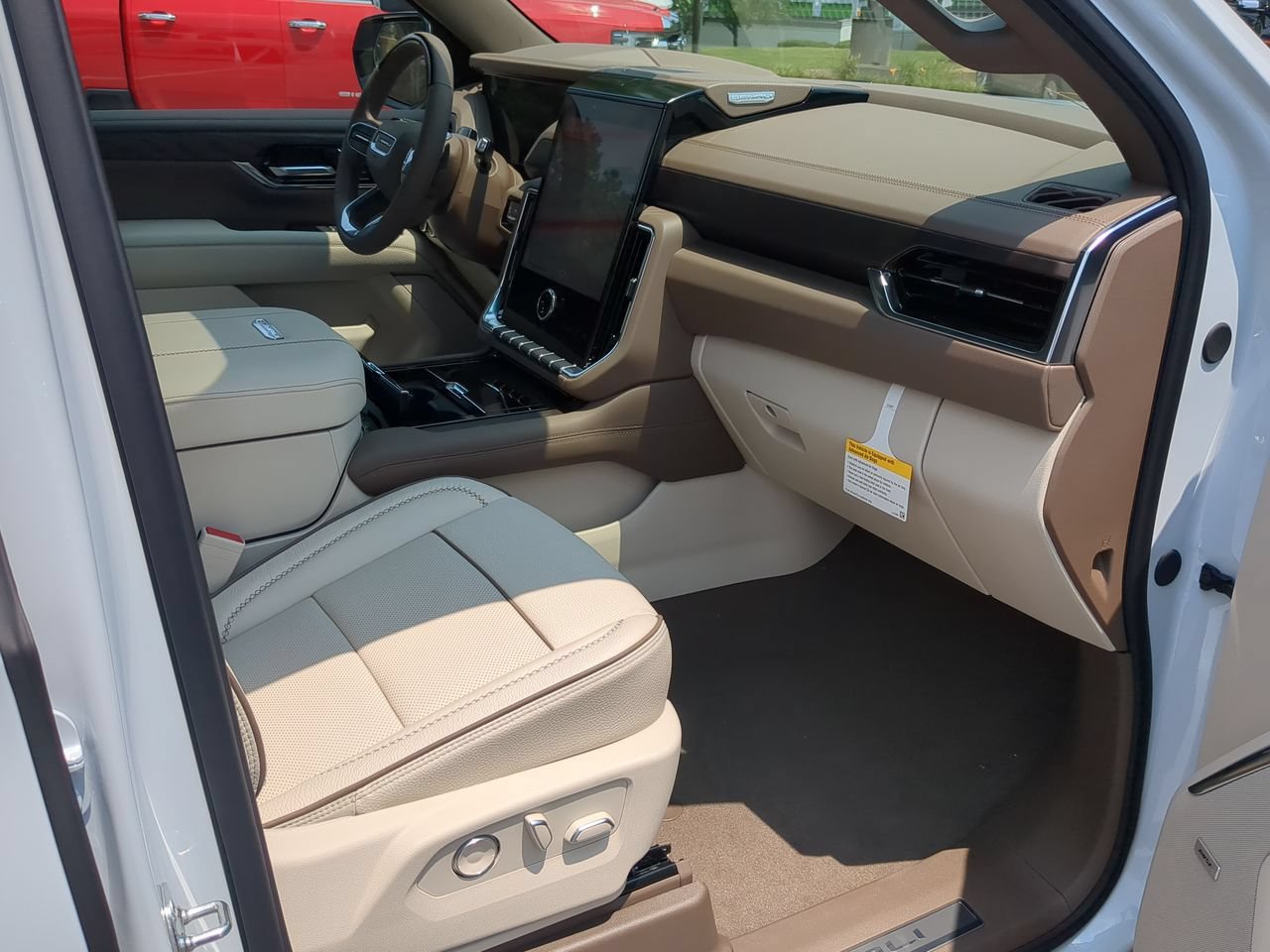New 2026 GMC Yukon XL Denali w/ Denali Reserve Package AWD/4WD image 30