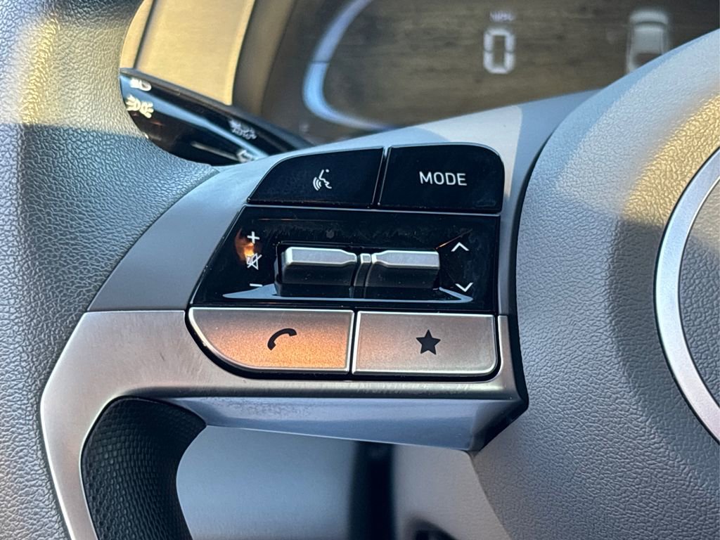 Certified 2025 Hyundai Elantra SE w/ Cargo Package image 27