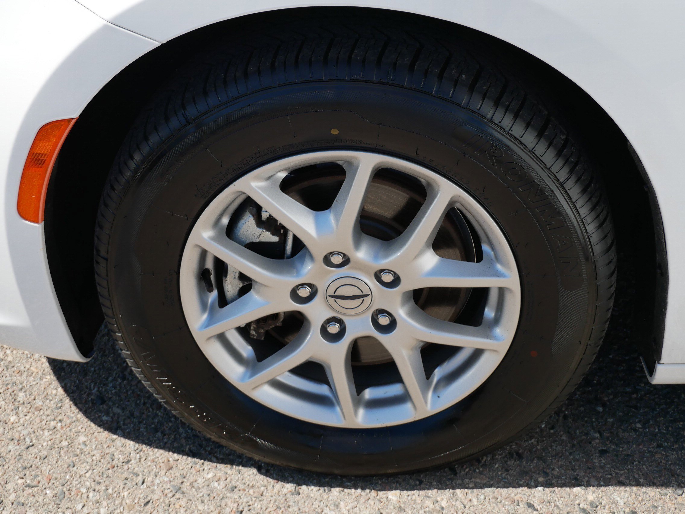 Used 2023 Chrysler Pacifica Touring-L FWD image 14