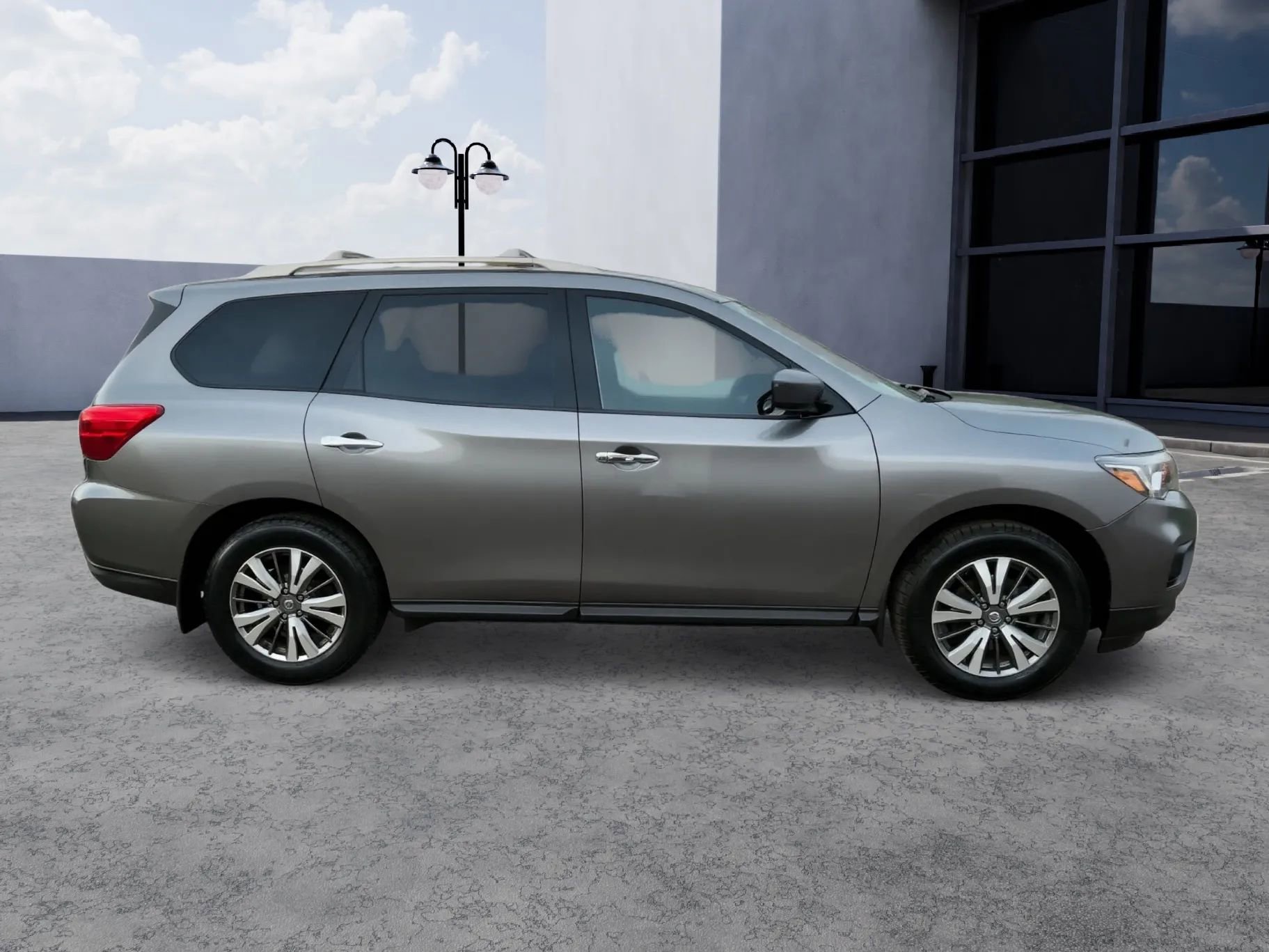 Used 2020 Nissan Pathfinder SV image 6