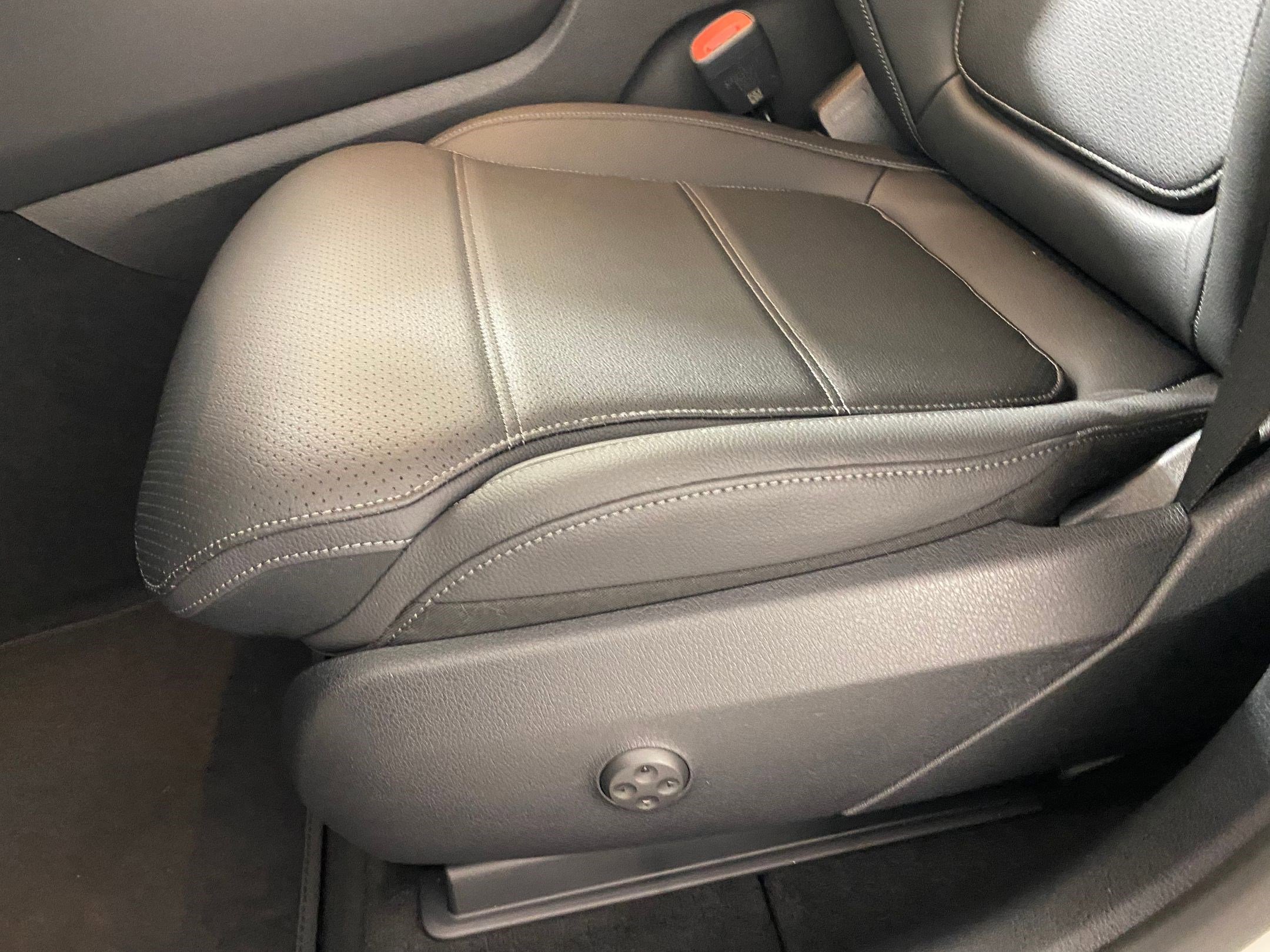 Used 2026 Mercedes-Benz GLC 300 4MATIC image 12