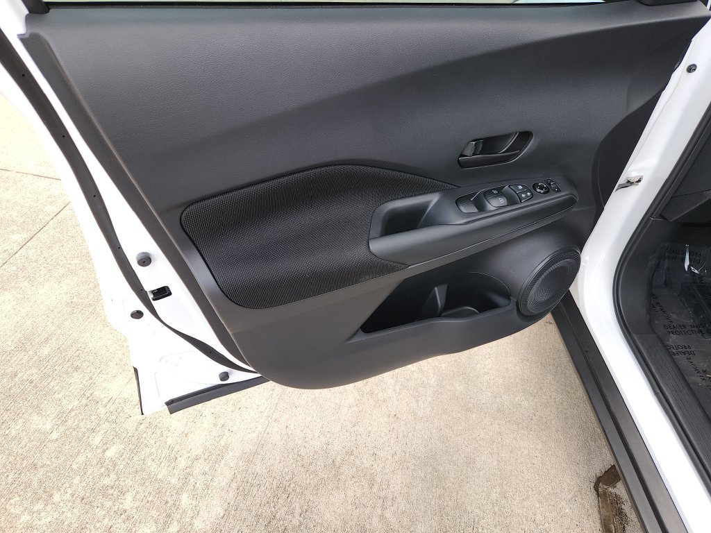 Used 2024 Nissan Kicks S FWD image 28