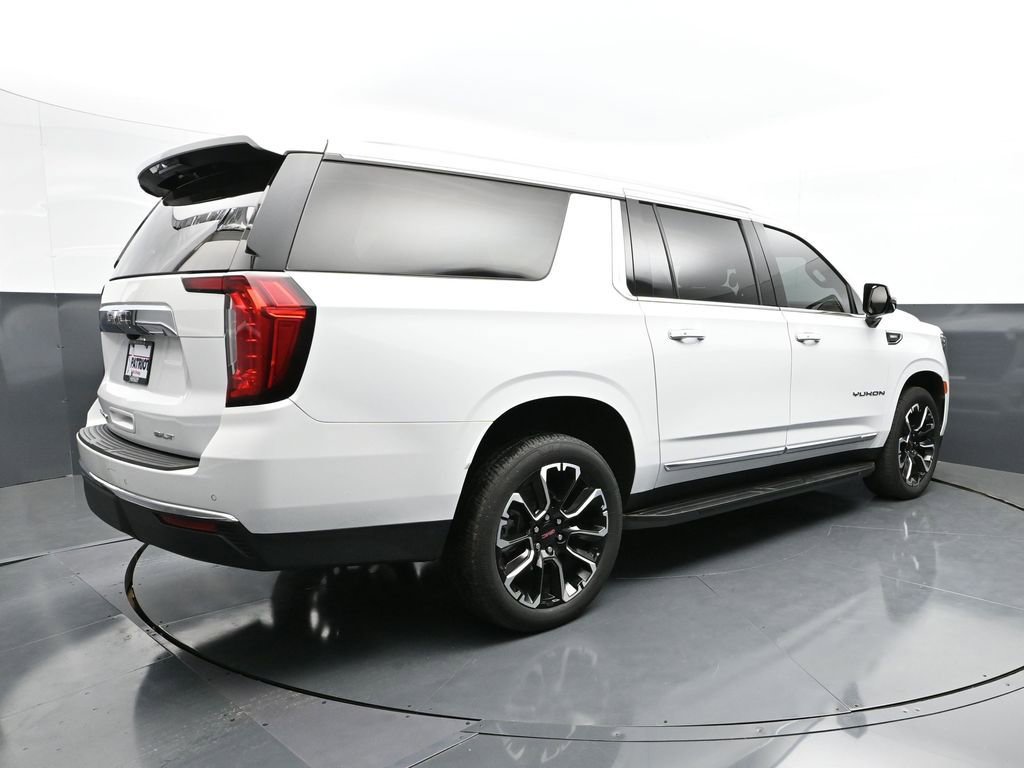 Used 2023 GMC Yukon XL SLT w/ SLT Luxury Package AWD/4WD image 3