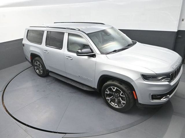 Used 2023 Jeep Wagoneer L Series III w/ Preferred Equipment Group image 11