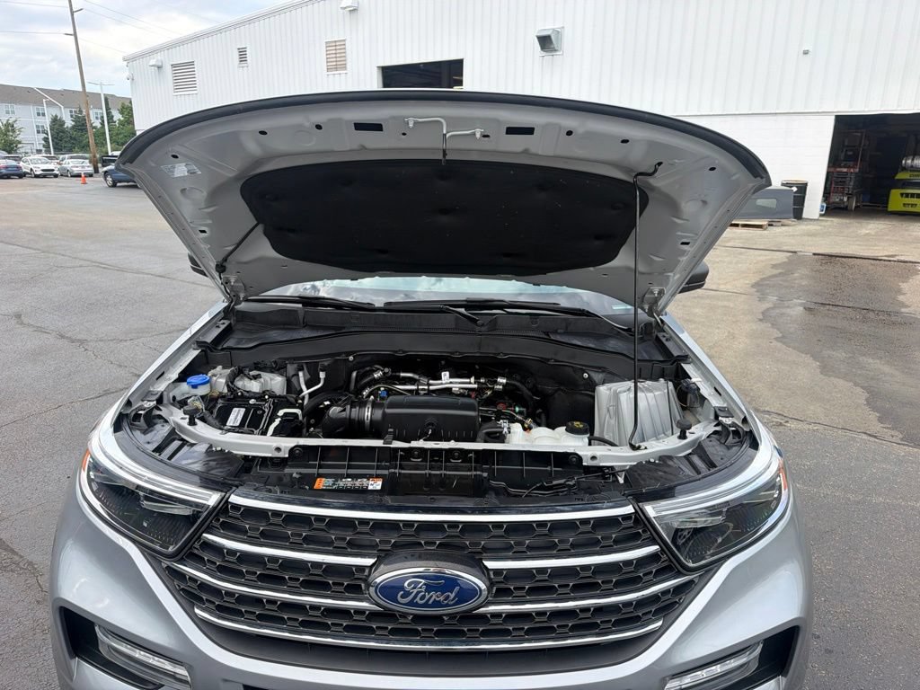 Used 2024 Ford Explorer XLT w/ Equipment Group 202A AWD/4WD image 37