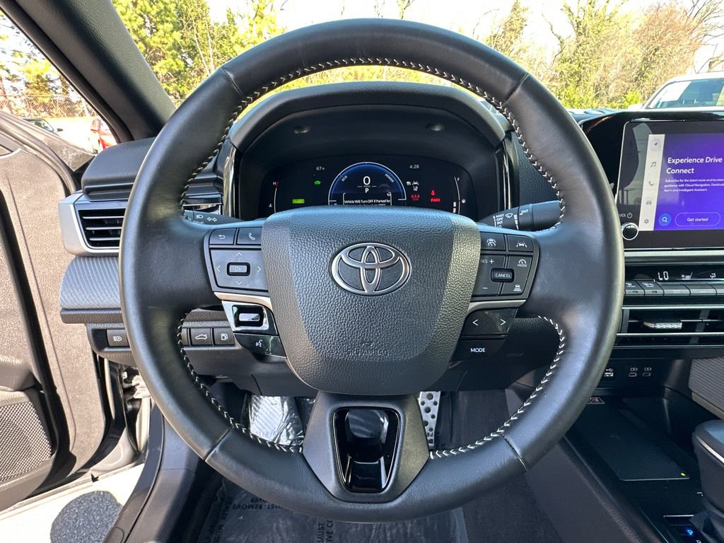 Used 2025 Toyota Camry SE w/ Convenience Package image 22
