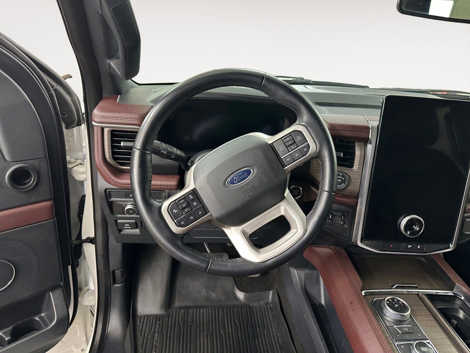 Used 2022 Ford Expedition Max Limited image 12