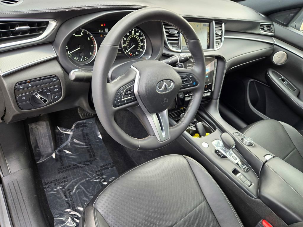 Used 2023 INFINITI QX55 Essential image 13