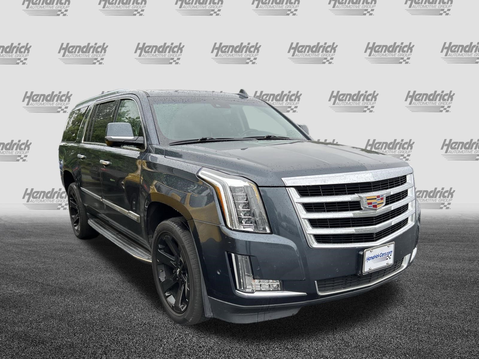Used 2019 Cadillac Escalade ESV Luxury AWD/4WD image 2