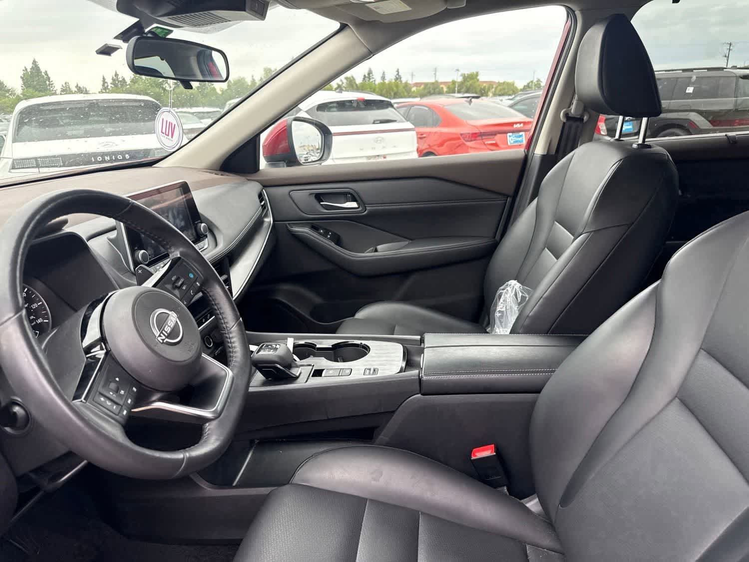 Used 2023 Nissan Rogue SV w/ SV Premium B Package FWD image 20