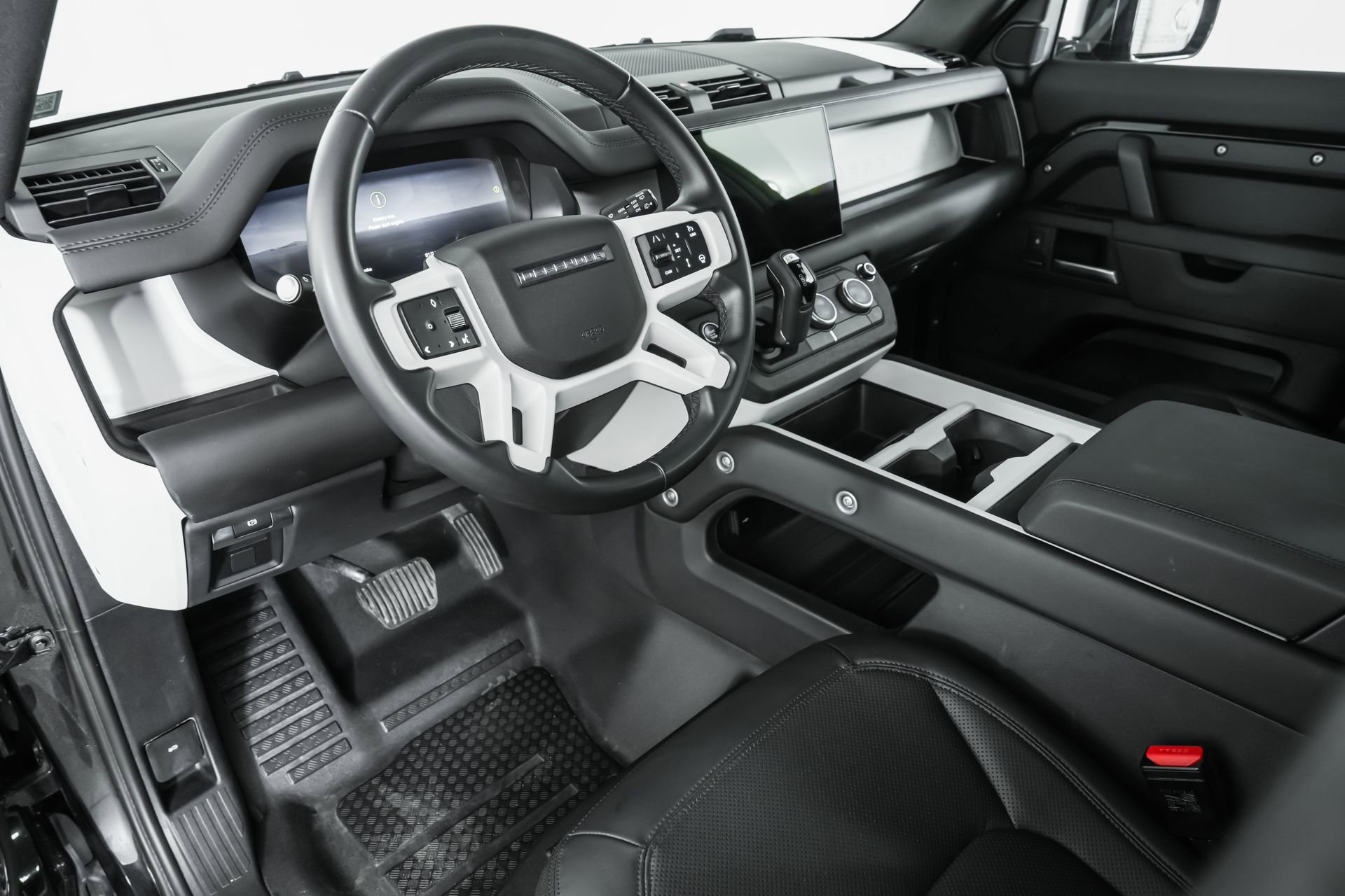 Used 2025 Land Rover Defender 110 S image 19