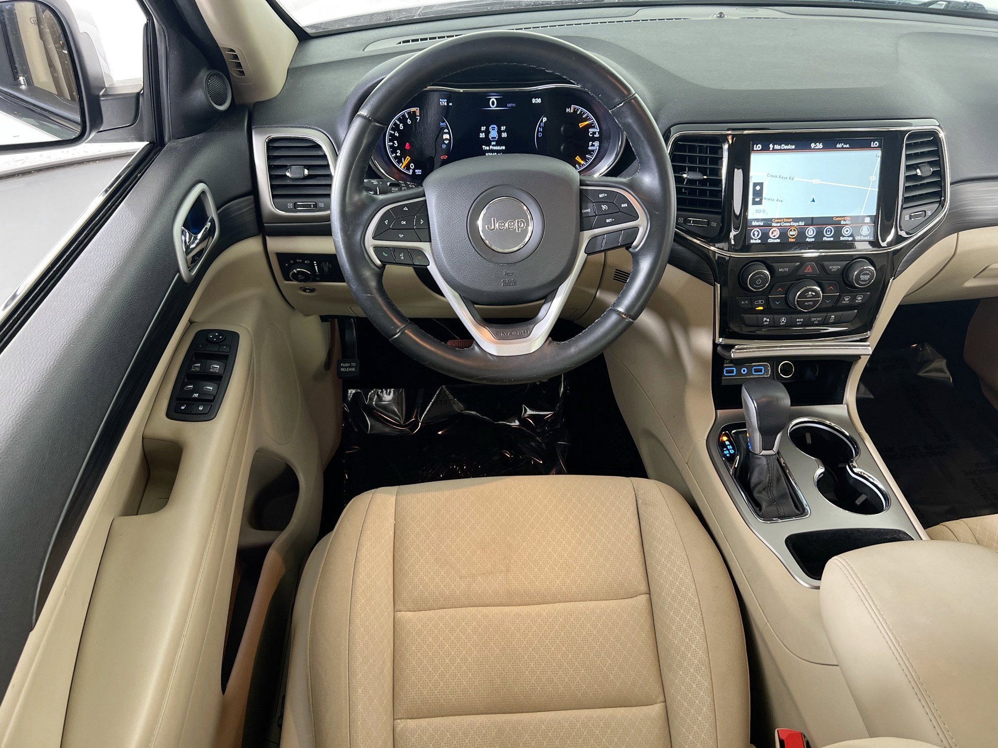 Used 2022 Jeep Grand Cherokee Laredo E image 21