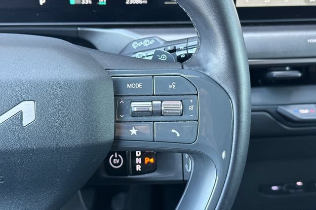 Certified 2024 Kia EV9 Light Long Range RWD image 33