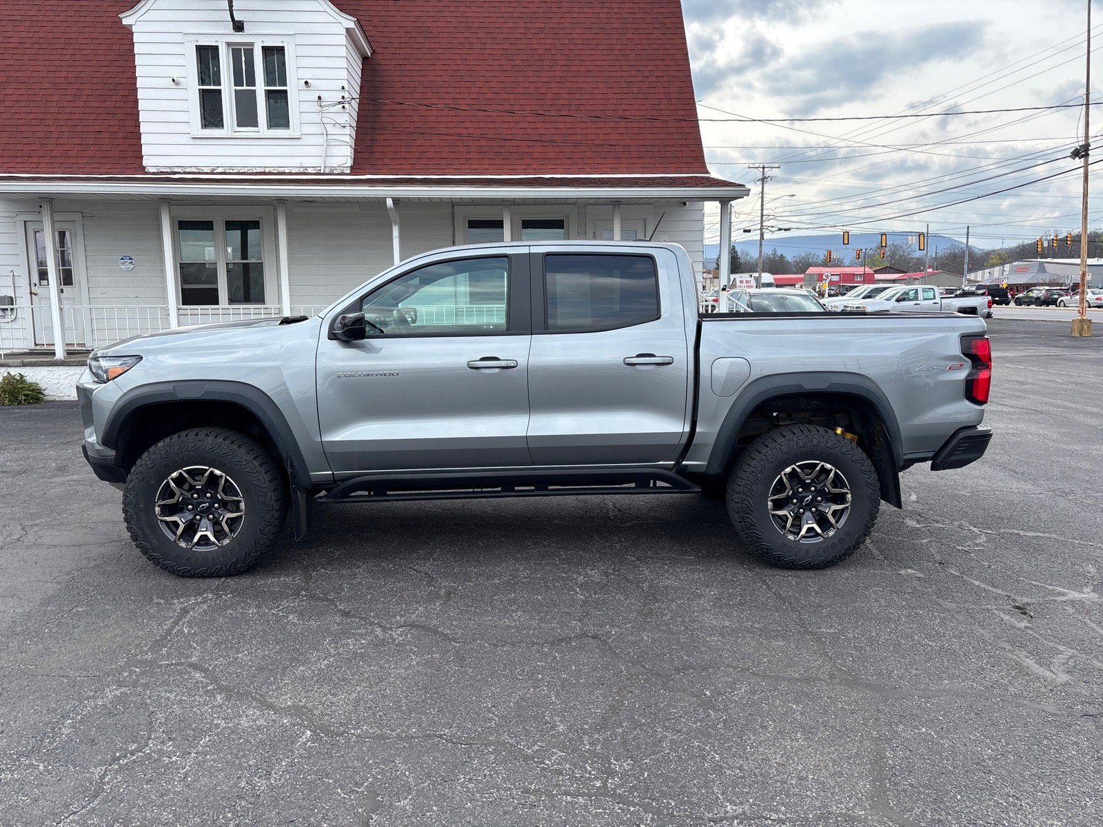 Used 2024 Chevrolet Colorado ZR2 w/ ZR2 Convenience Package III AWD/4WD image 4