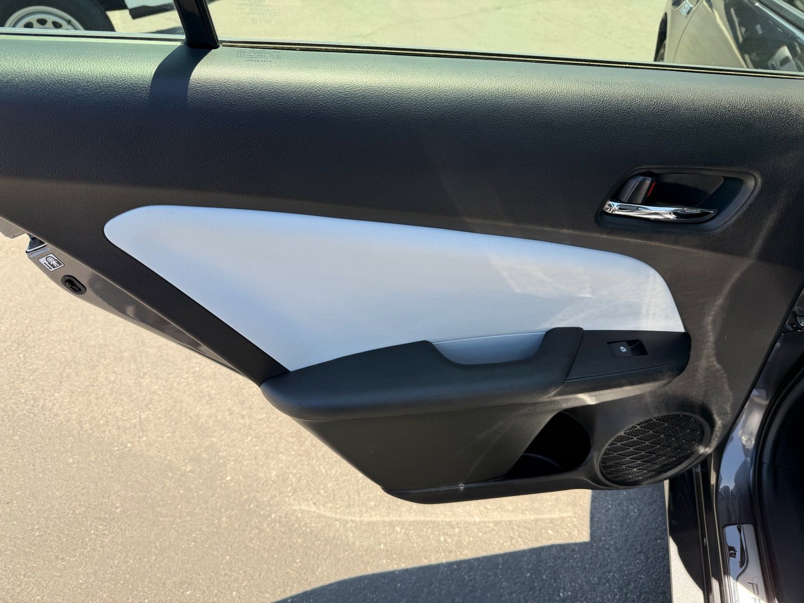 Used 2018 Toyota Prius Prime Advanced w/ Carpet Mat Package FWD image 18