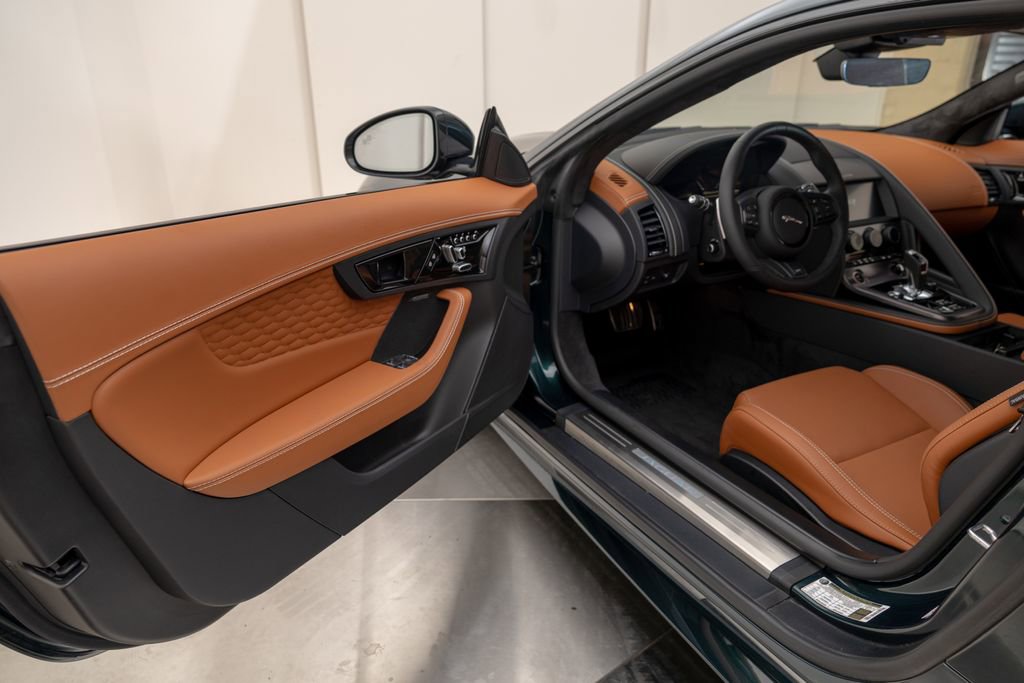 Used 2024 Jaguar F-TYPE R AWD/4WD image 17