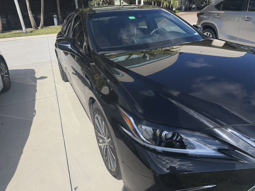 Used 2024 Lexus ES 350 w/ Premium Package image 8