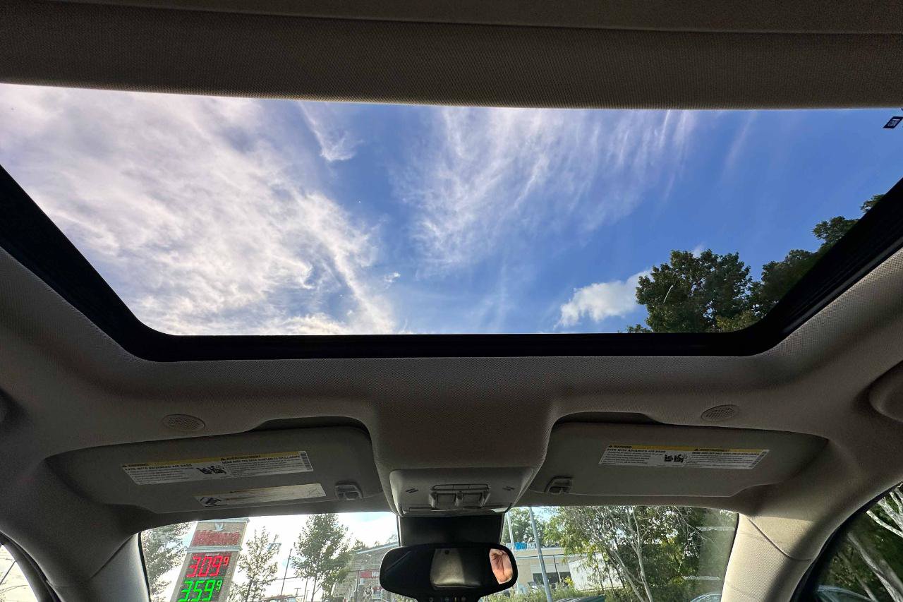 Used 2019 Buick Encore Essence w/ Experience Buick Package AWD/4WD image 24