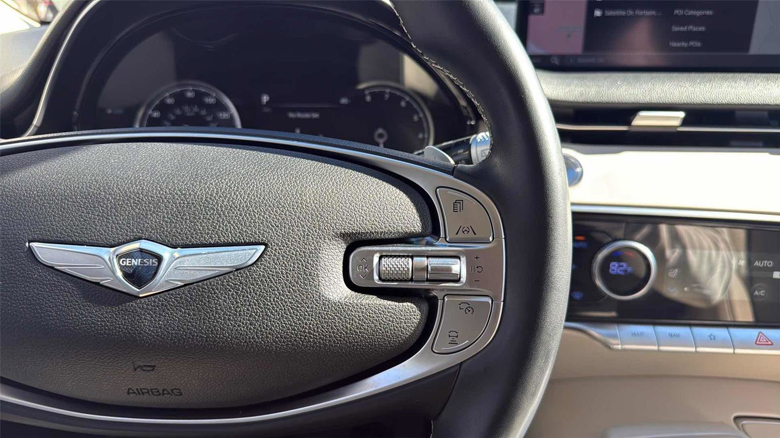 Used 2022 Genesis GV70 2.5T w/ Select Package image 14