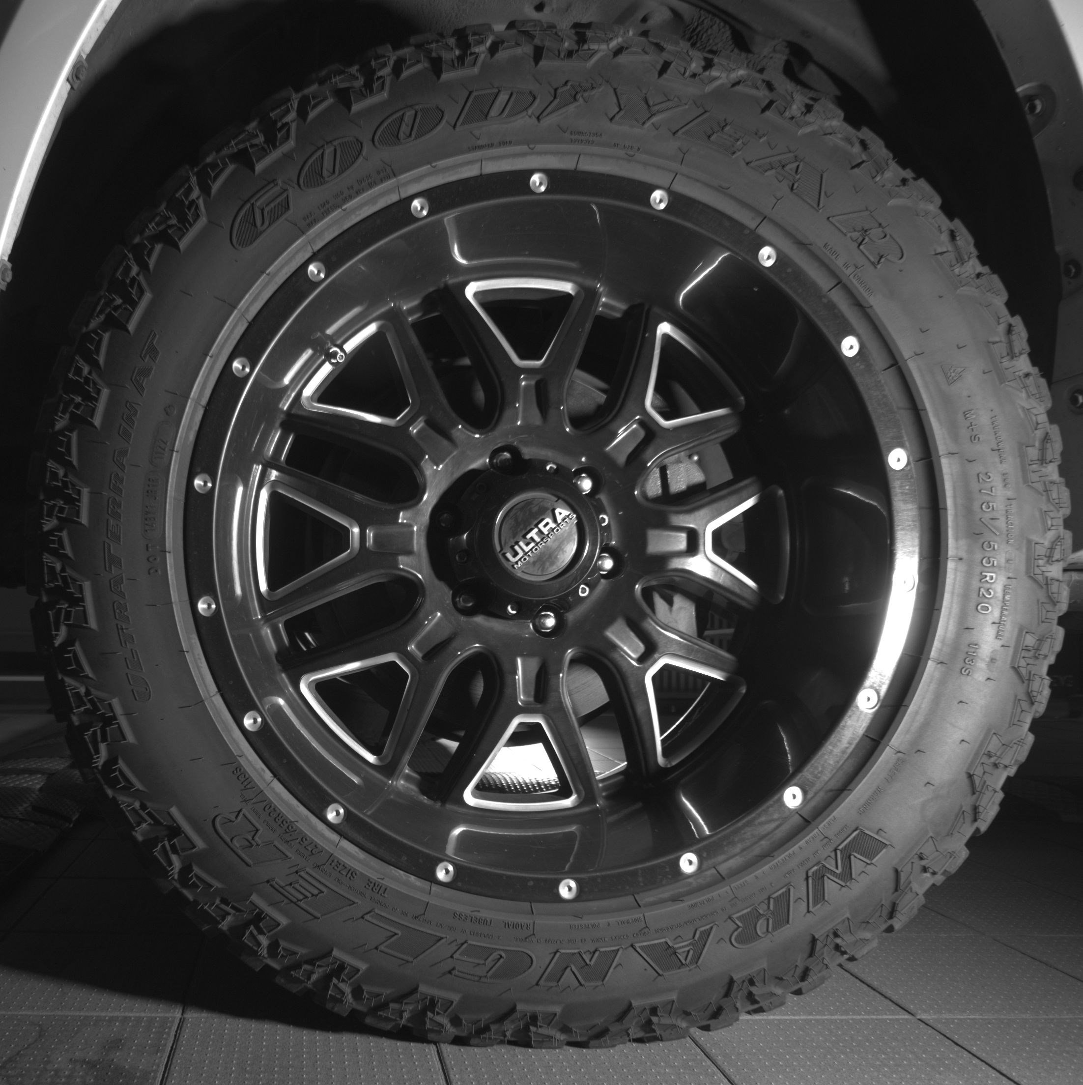 Used 2016 Toyota 4Runner Limited AWD/4WD image 9