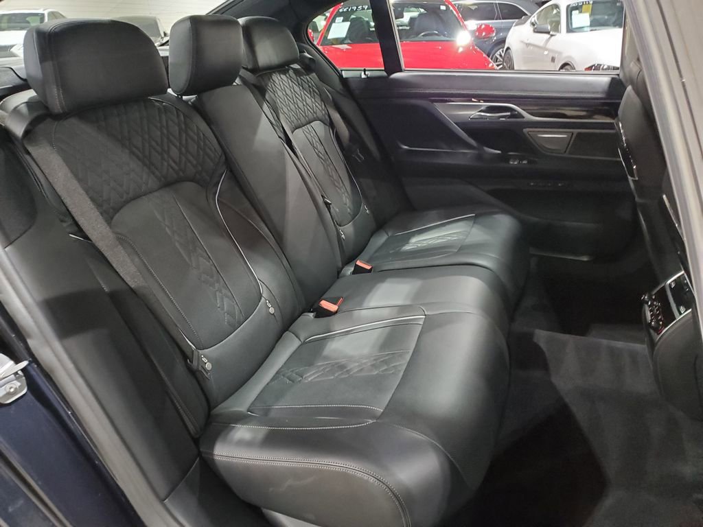 Used 2019 BMW 750i w/ Luxury Rear Seating Package image 22