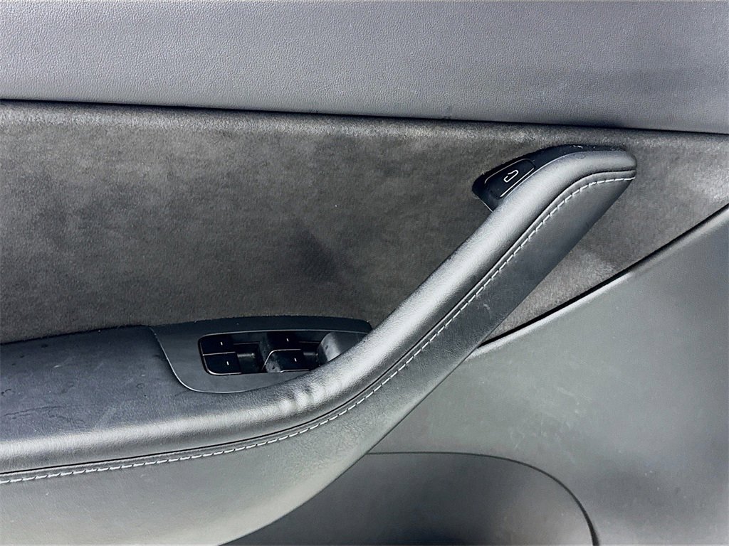 Used 2021 Tesla Model Y Long Range image 15