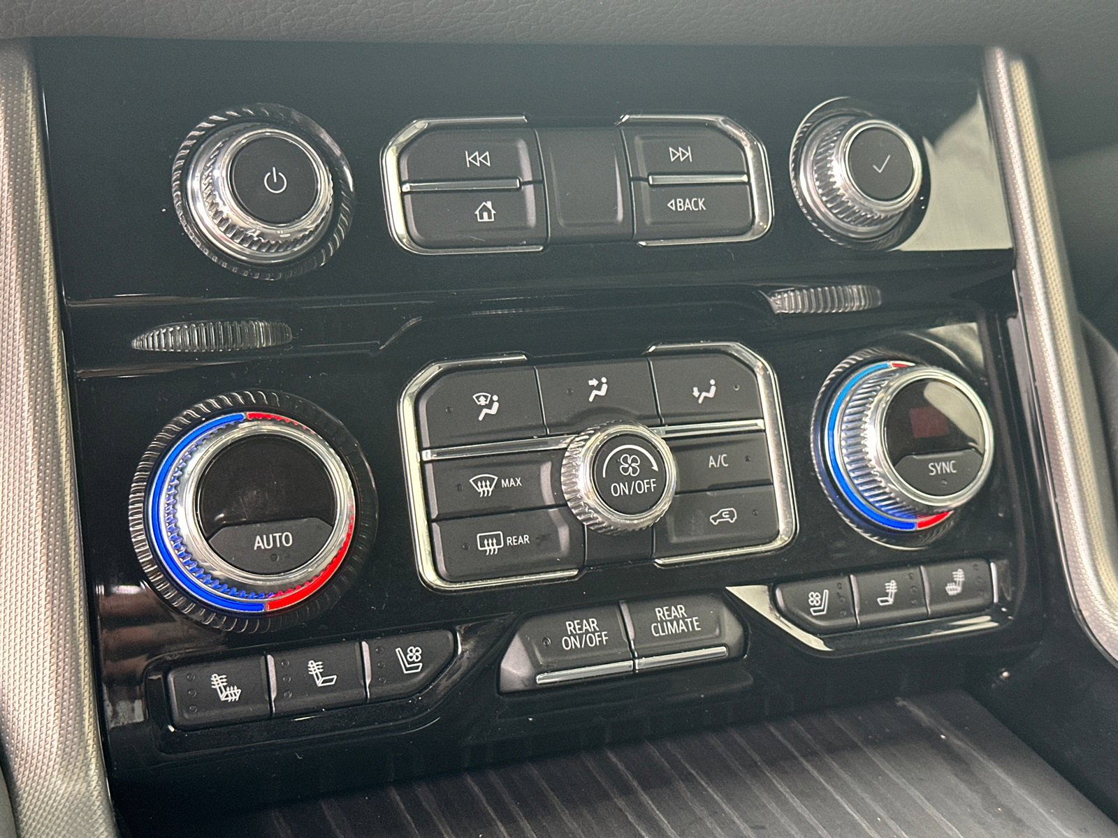 Used 2022 GMC Yukon Denali image 34