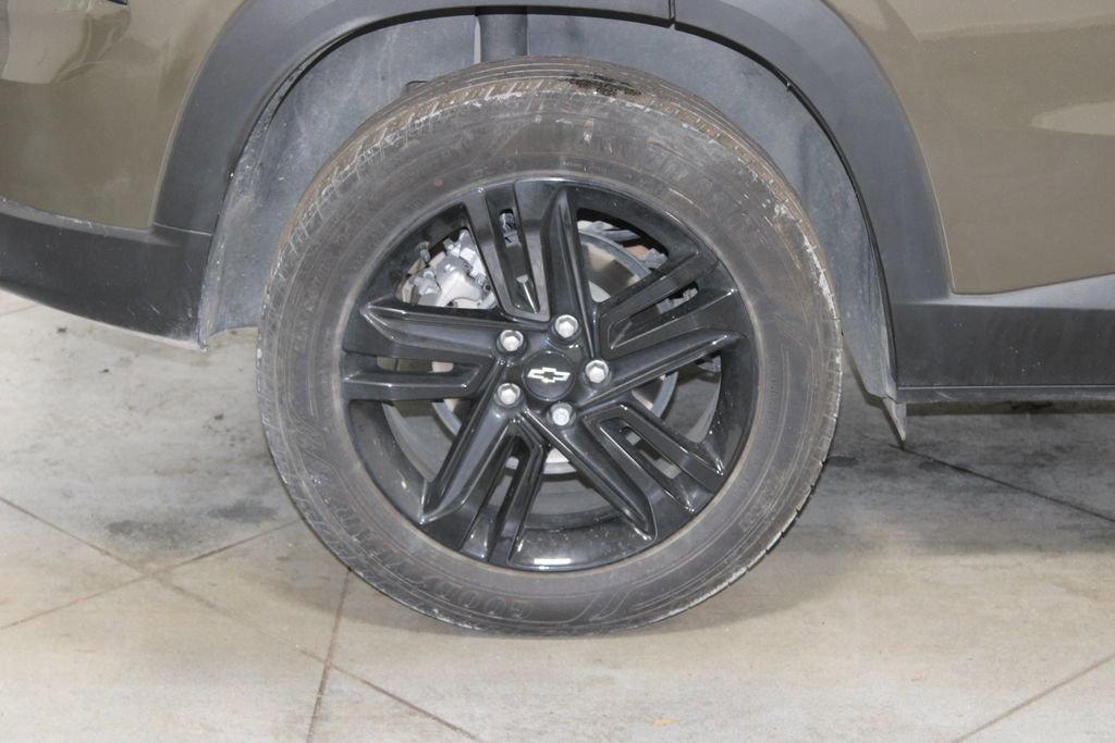 Used 2024 Chevrolet Trax ACTIV w/ Sunroof Package FWD image 12