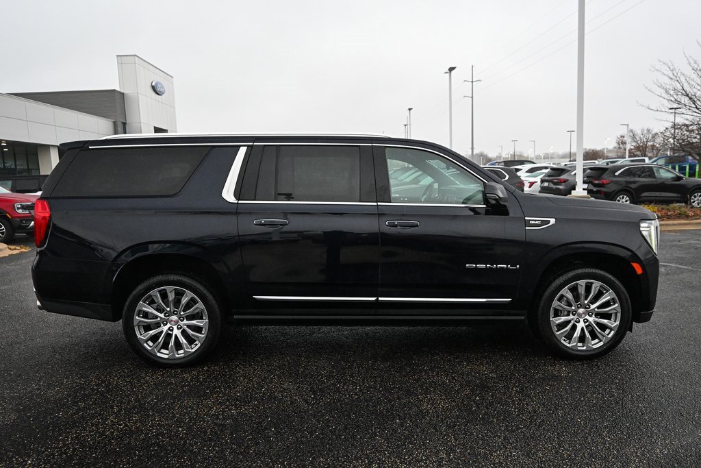 Used 2023 GMC Yukon XL Denali image 3