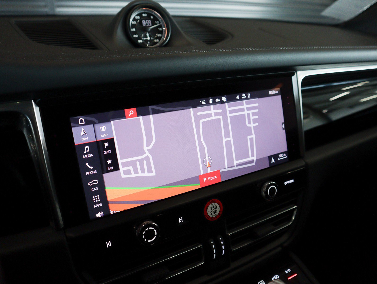 Certified 2026 Porsche Macan AWD/4WD image 20