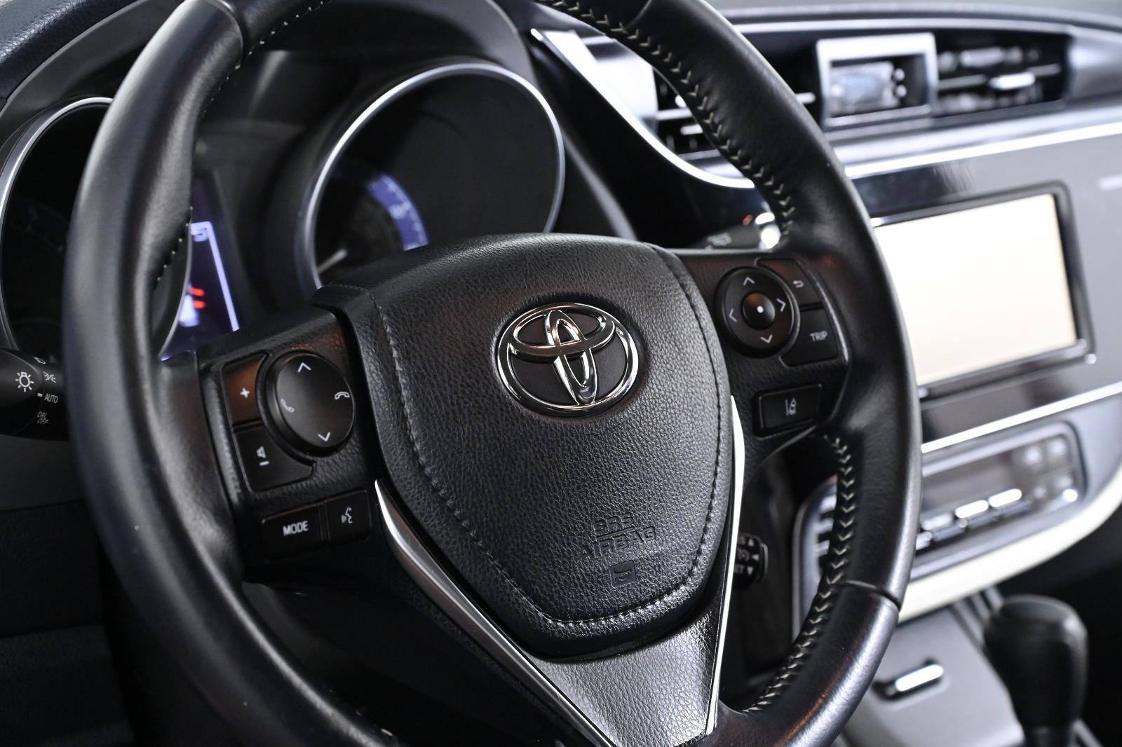 Used 2018 Toyota Corolla iM w/ All-Weather Mat Package image 10