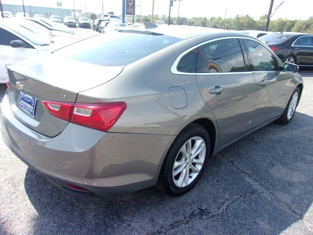 Used 2017 Chevrolet Malibu LT w/ Leather Package FWD image 15