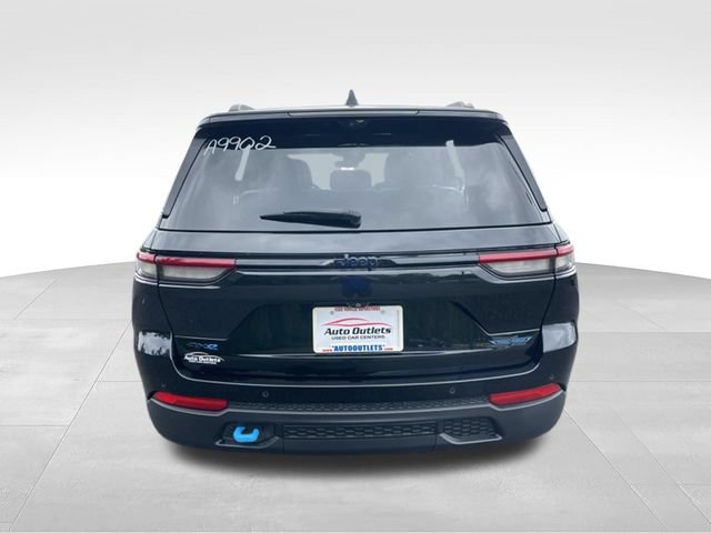Used 2023 Jeep Grand Cherokee Trailhawk w/ Advanced Protech Group II AWD/4WD image 6