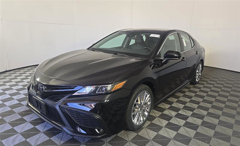 Used 2021 Toyota Camry SE AWD/4WD image 3