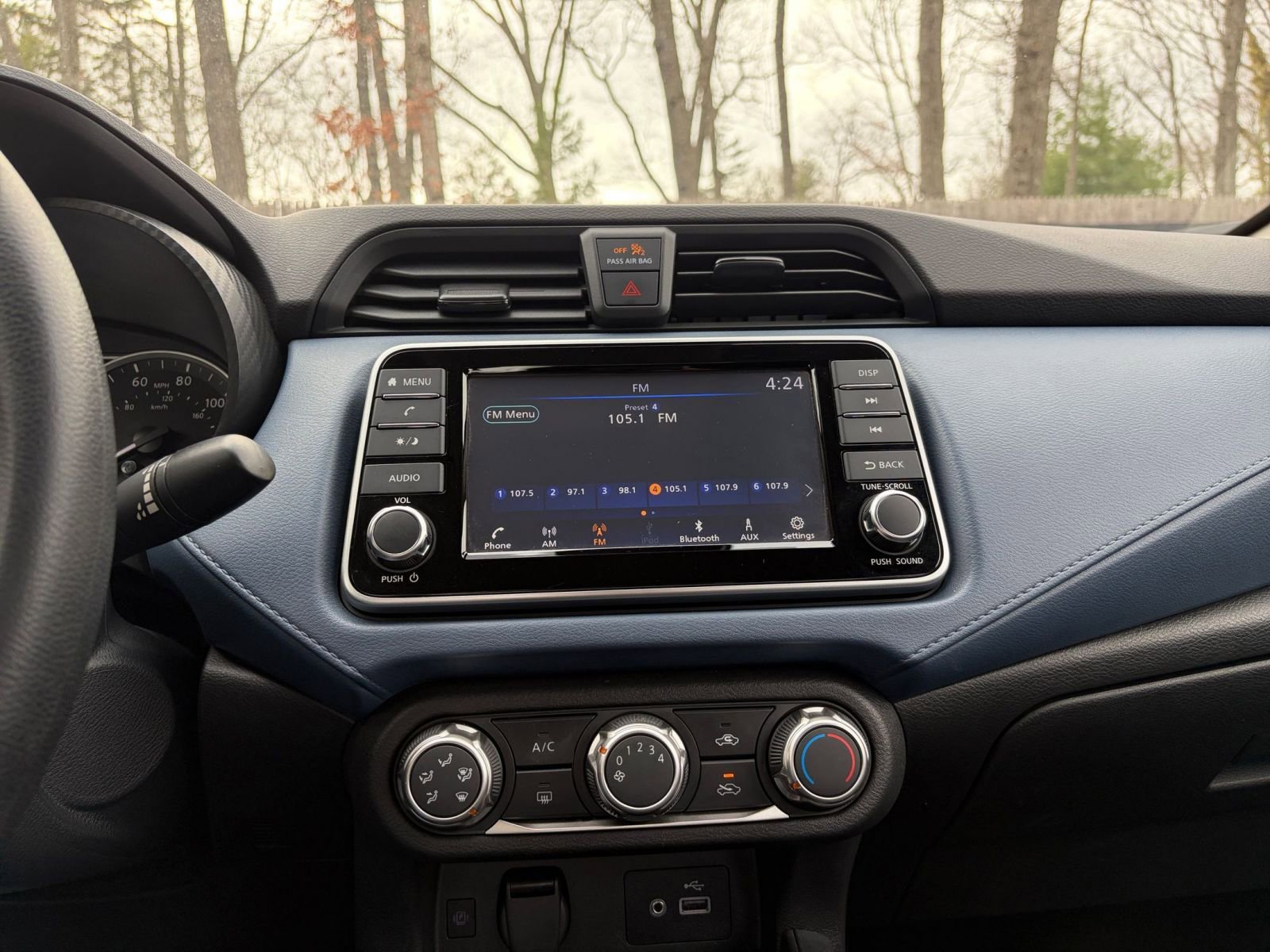 Used 2025 Nissan Versa SV FWD image 17