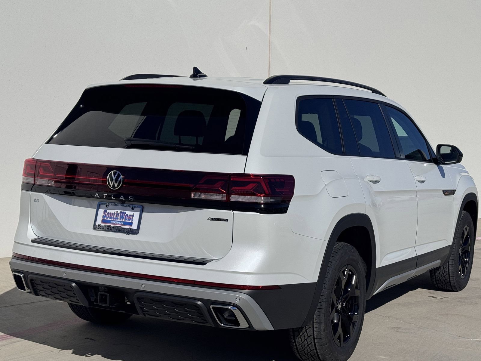 New 2026 Volkswagen Atlas Peak Edition image 4